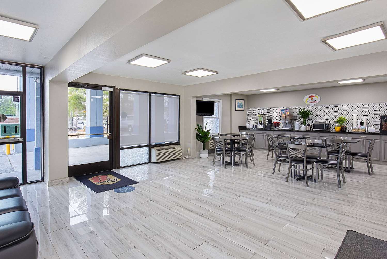 Super 8 by Wyndham Nashville West 22/41