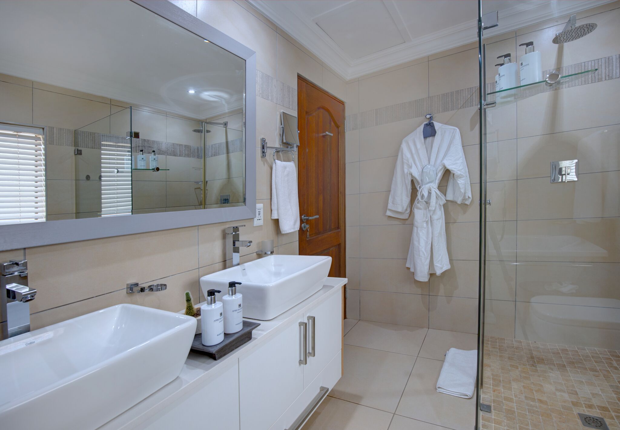 African Oceans Manor Guest House 50/50