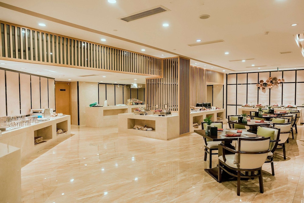 Days Inn by Wyndham Business Place Sichuan Bazhong 13/17