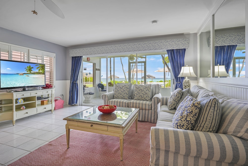 Aqua Bay Club Luxury Condos 21/50