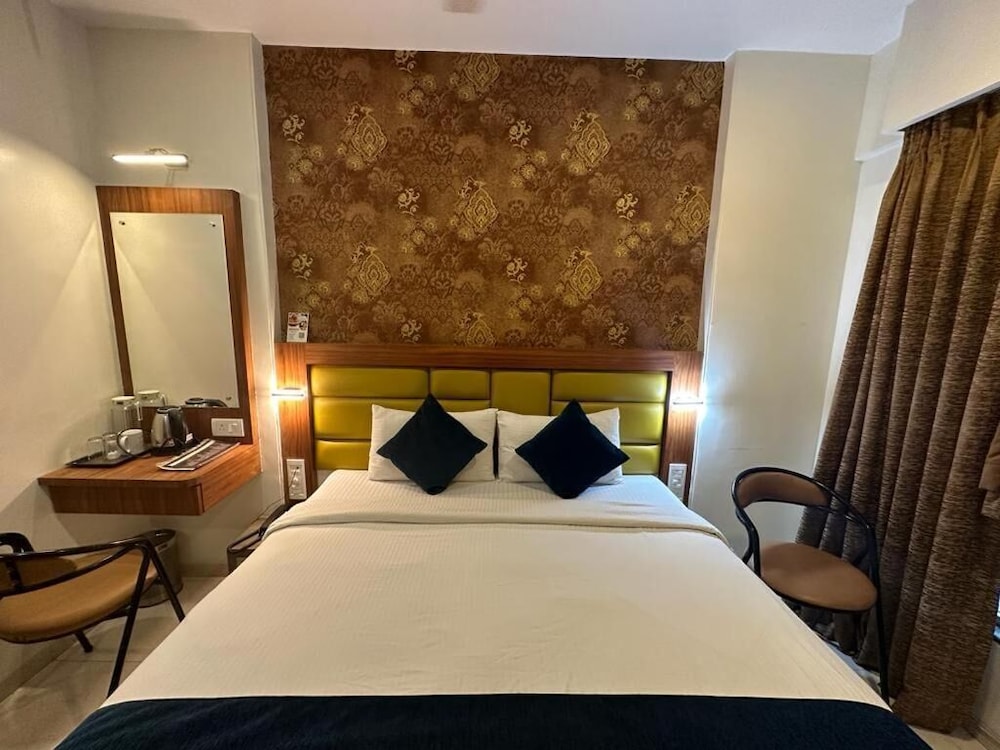 Hotel Srikrishna Paradise 12/46