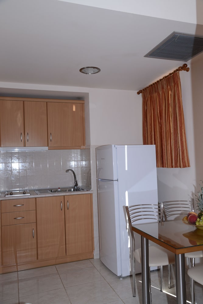 Marias Filoxenia Suites 10/50