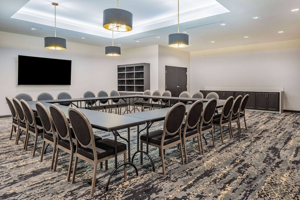 La Quinta Inn & Suites by Wyndham Yucaipa 42/51