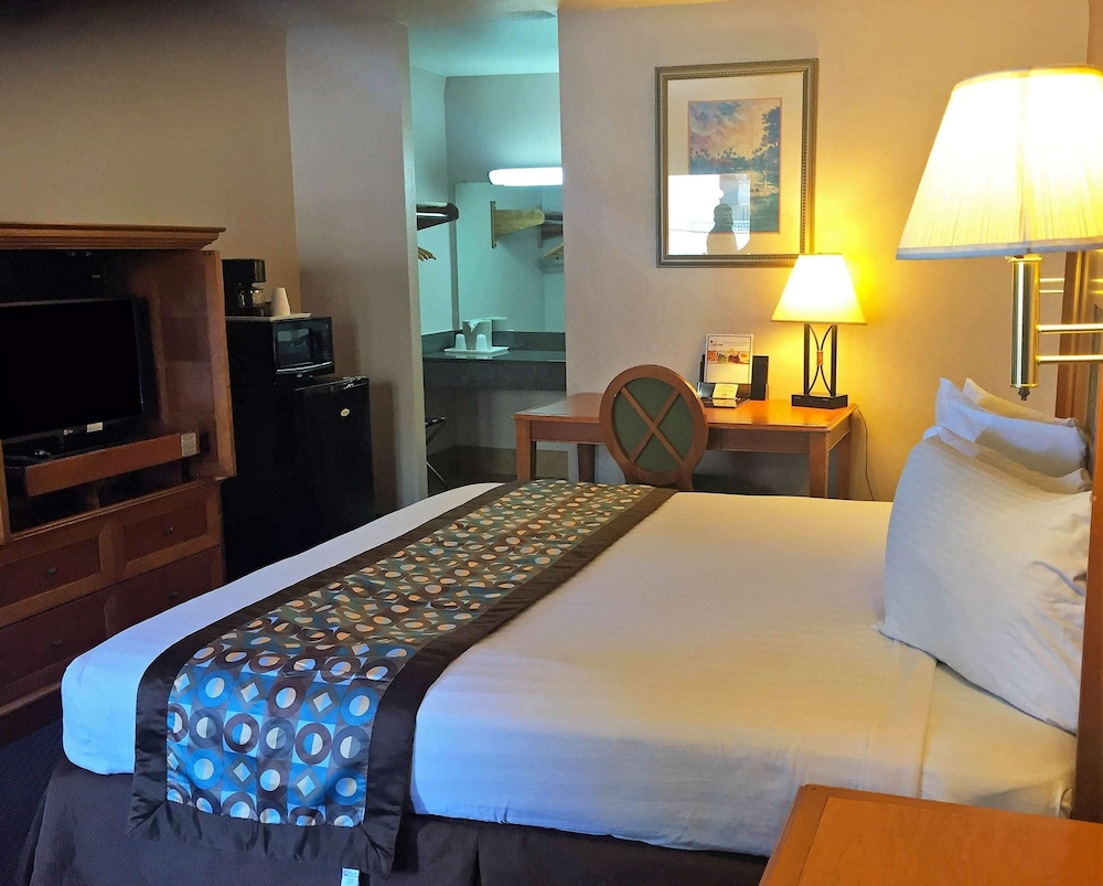 Americas Best Value Inn Austin University 9/32