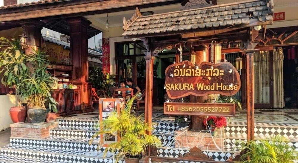 Sakura Hotel 1/42