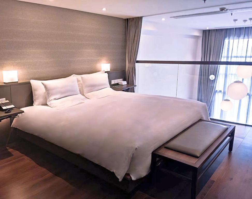 Condominium, Twin Beds
