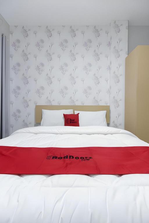 Reddoorz Near Metropolitan Mall Bekasi 15/50