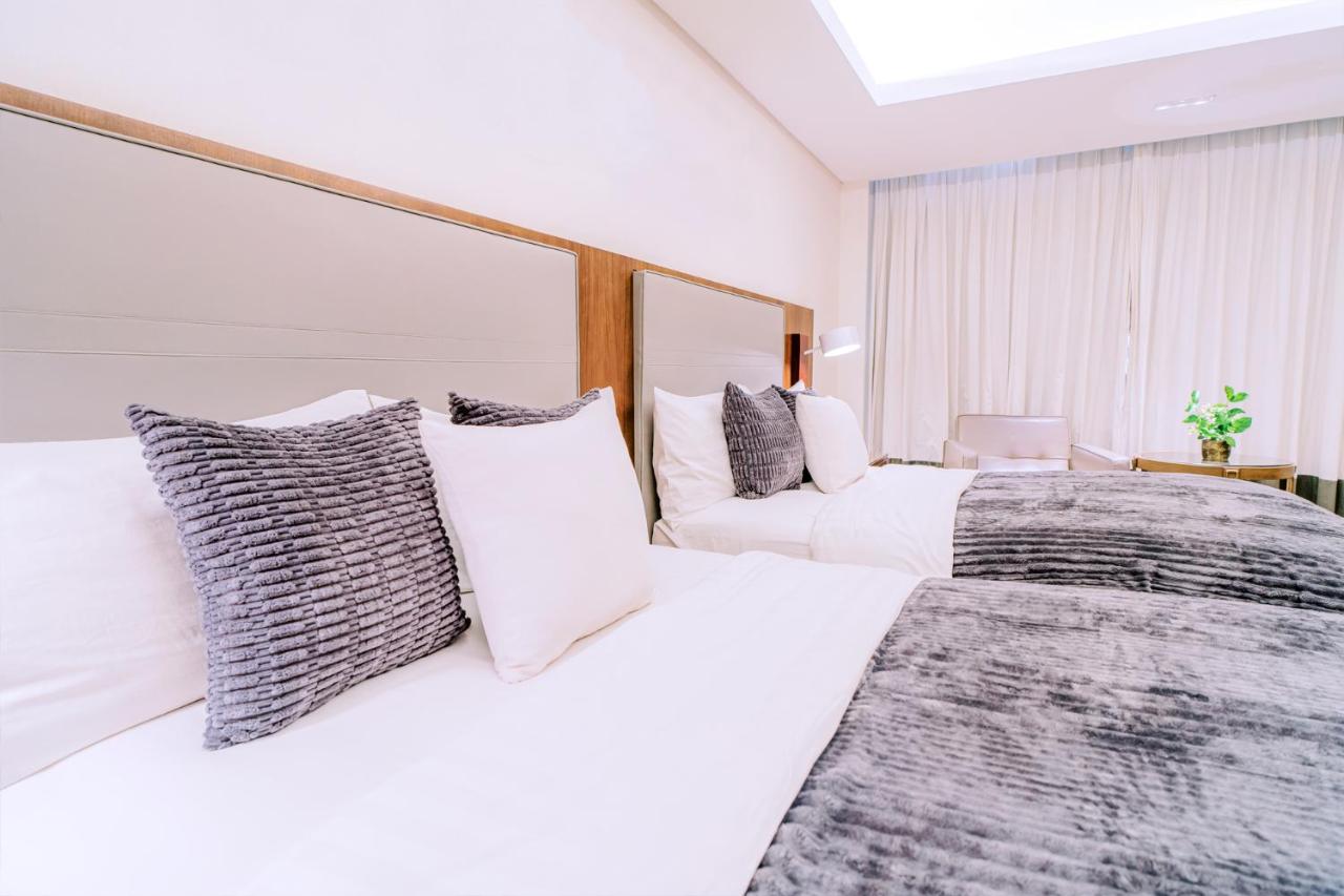 MCollection - Convenient City Stay in Iloilo Business Park 11/21