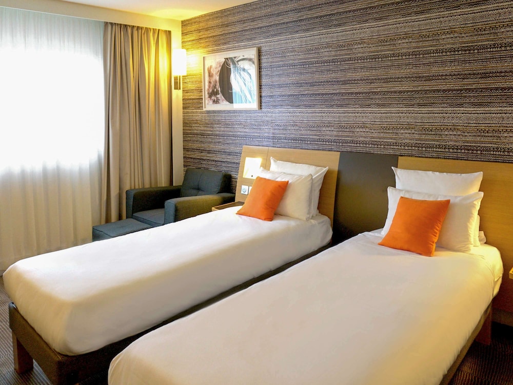 NOVOTEL REIMS TINQUEUX 16/72