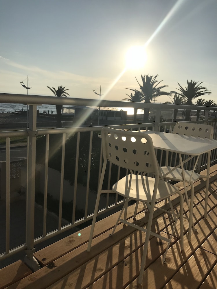 Hôtel Café Miramar 7/74