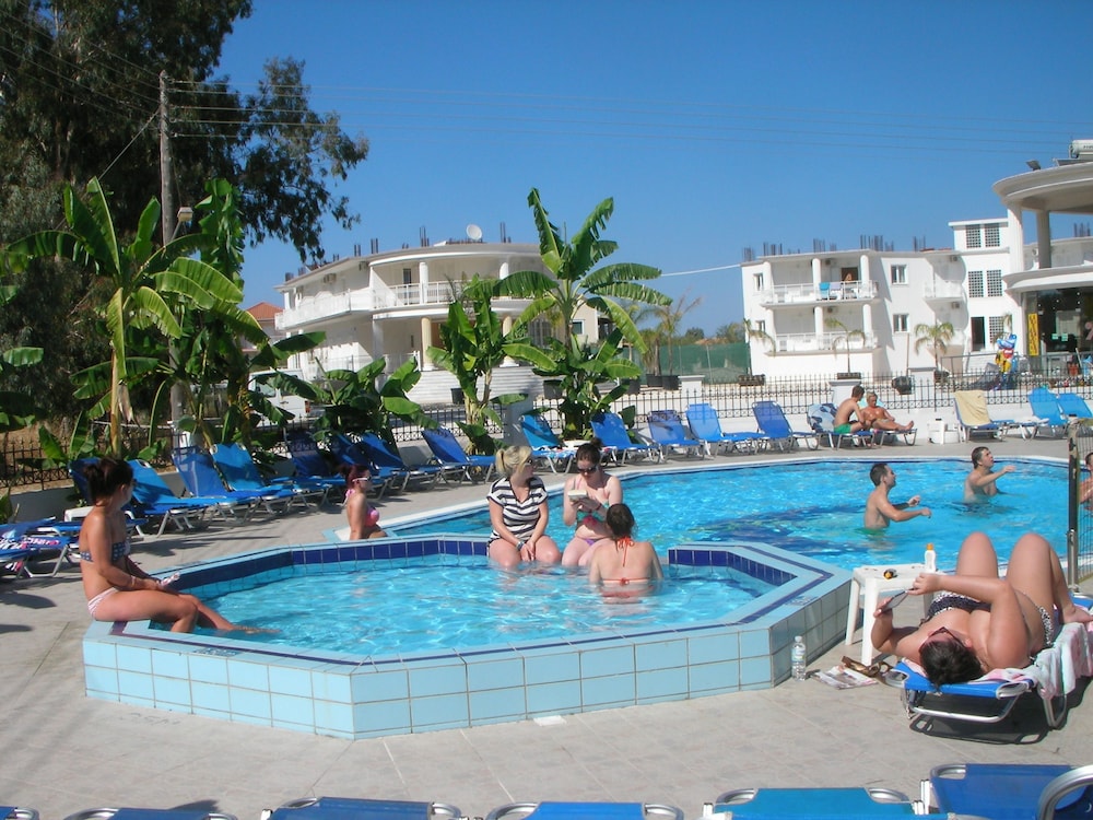 Hotel Mariana Laganas 20/34
