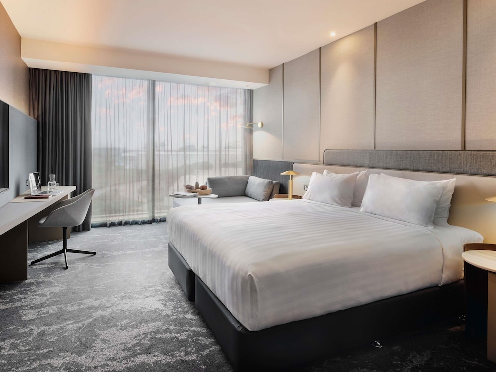 SUPERIOR, KING BED