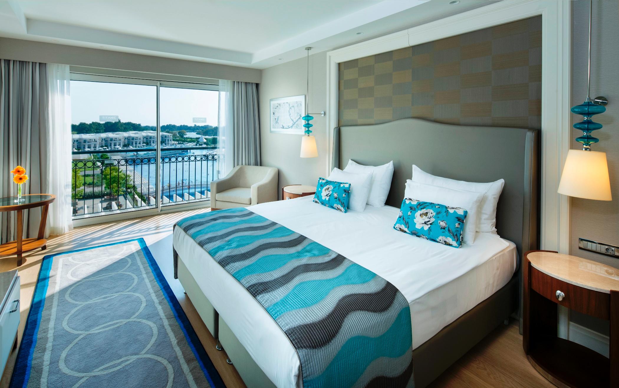 Pool, Family, Suite, Balcony