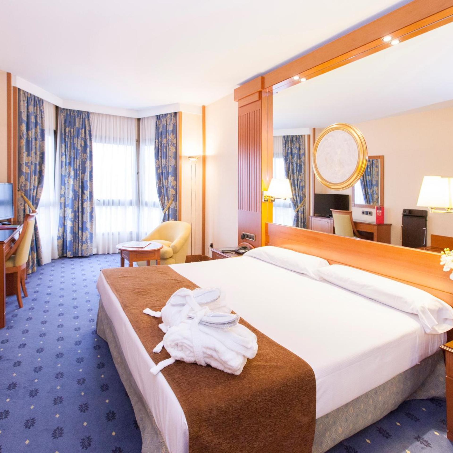 غرفة بسريرين منفصلين مع سرير إضافي، Hotel Los Bracos 4/10