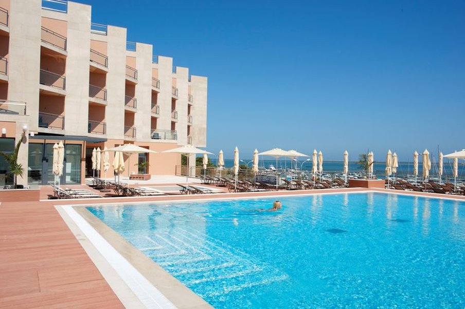 Real Marina Hotel & Spa 3/83
