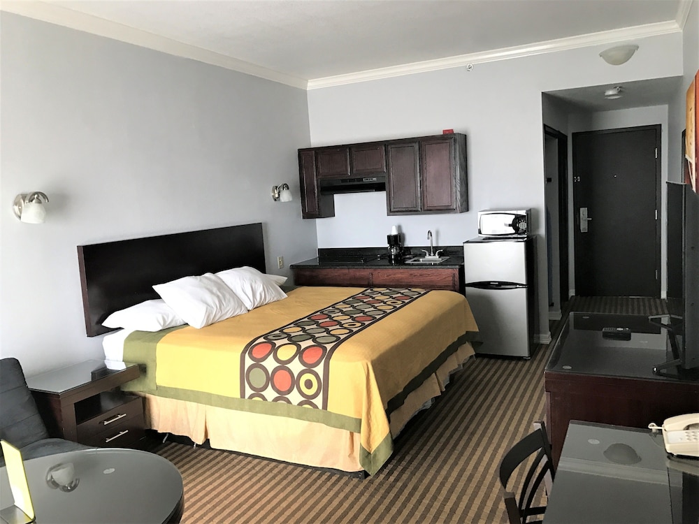 Blue Bay Inn Suites 8/34