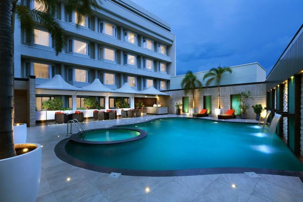 Hotel Cenneys Gateway 3/49