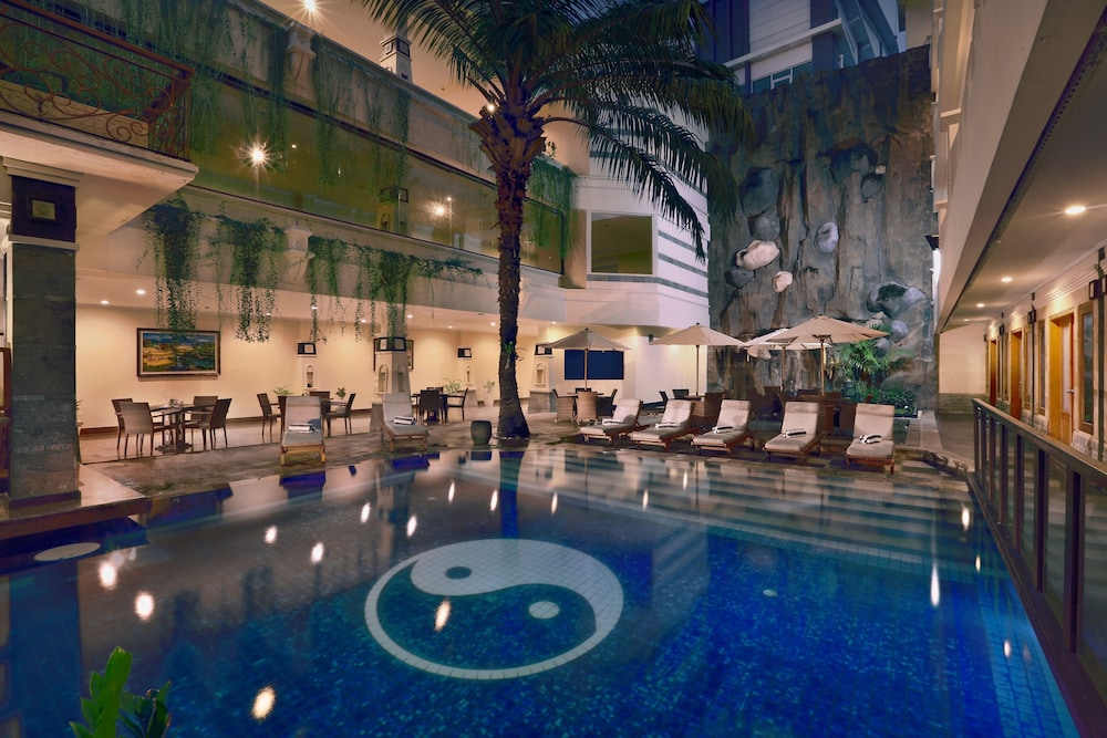 Famous Hotel Kuta (ex Permata Kuta Hotel by Prasanthi) in Tuban   (Bali)