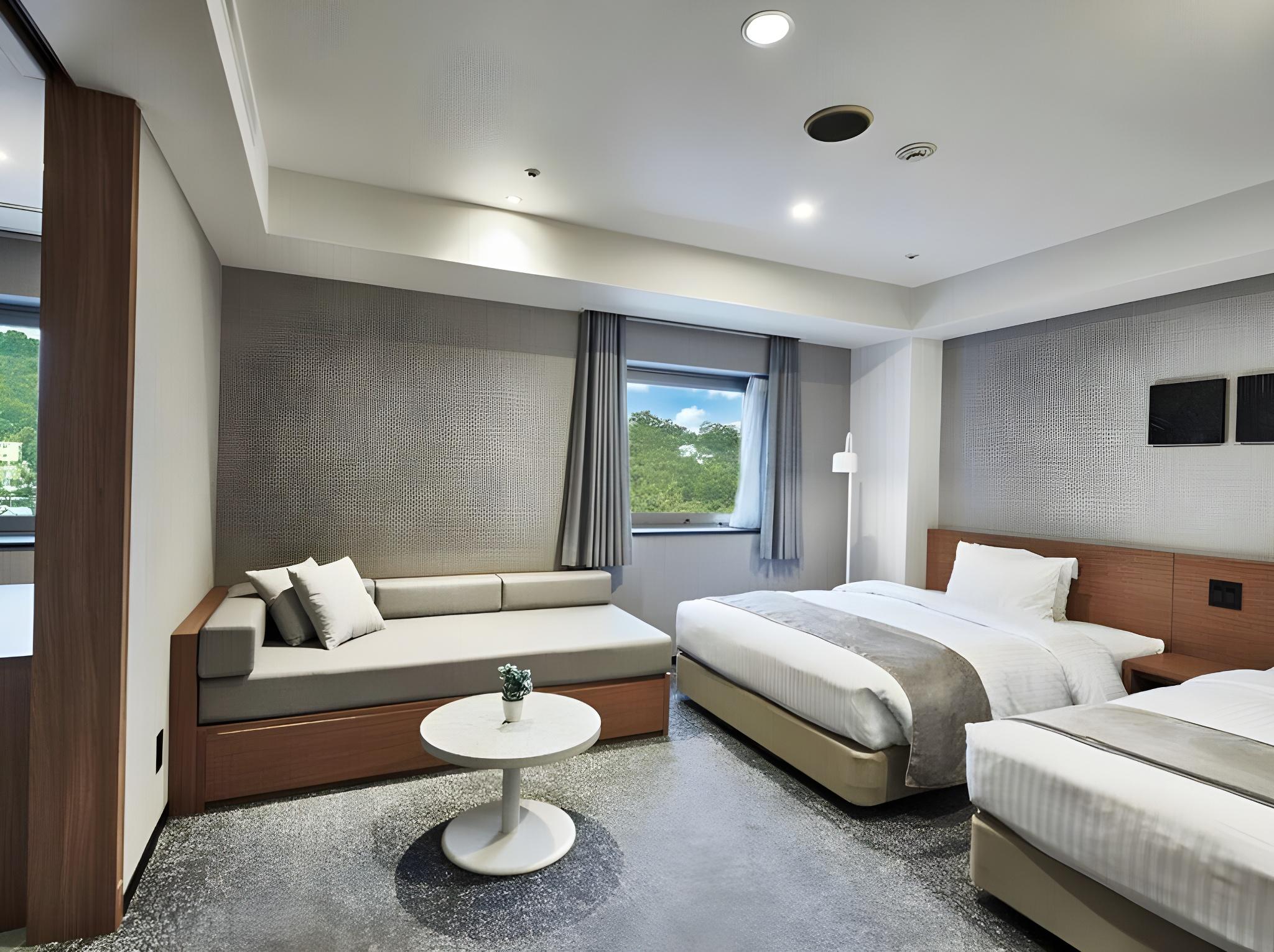 Deluxe, Quintuple, Twin Beds