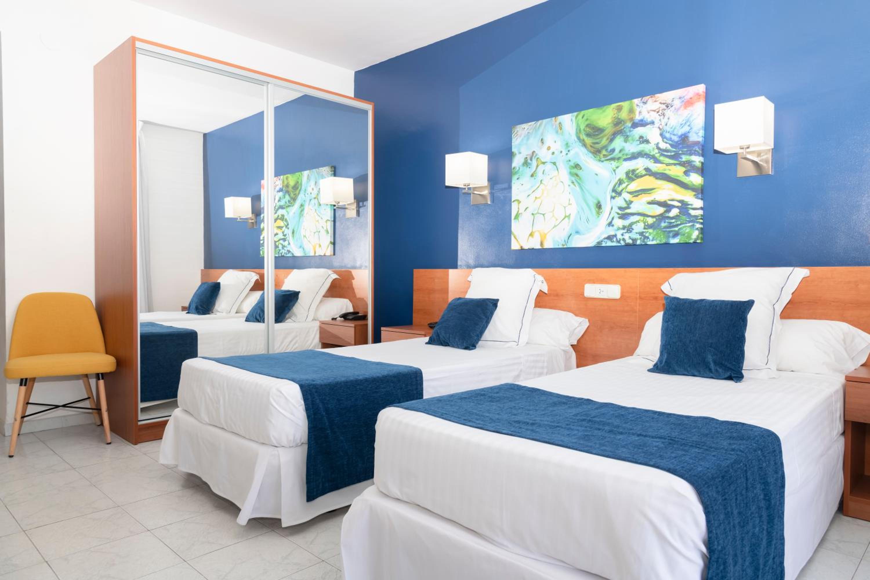 Room, Single Bed
