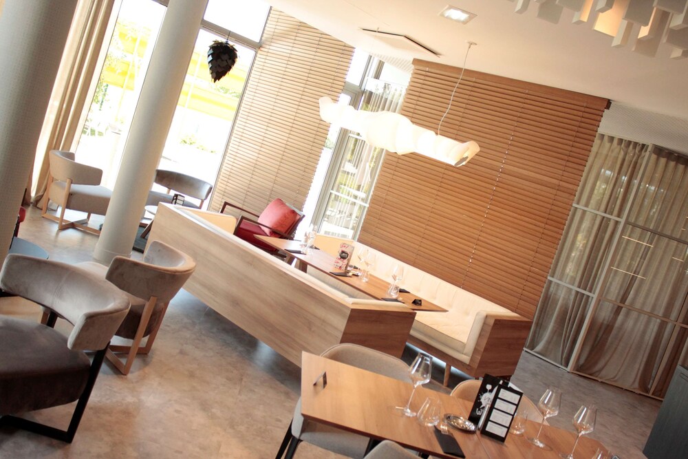 MERCURE Chartres Est 52/65