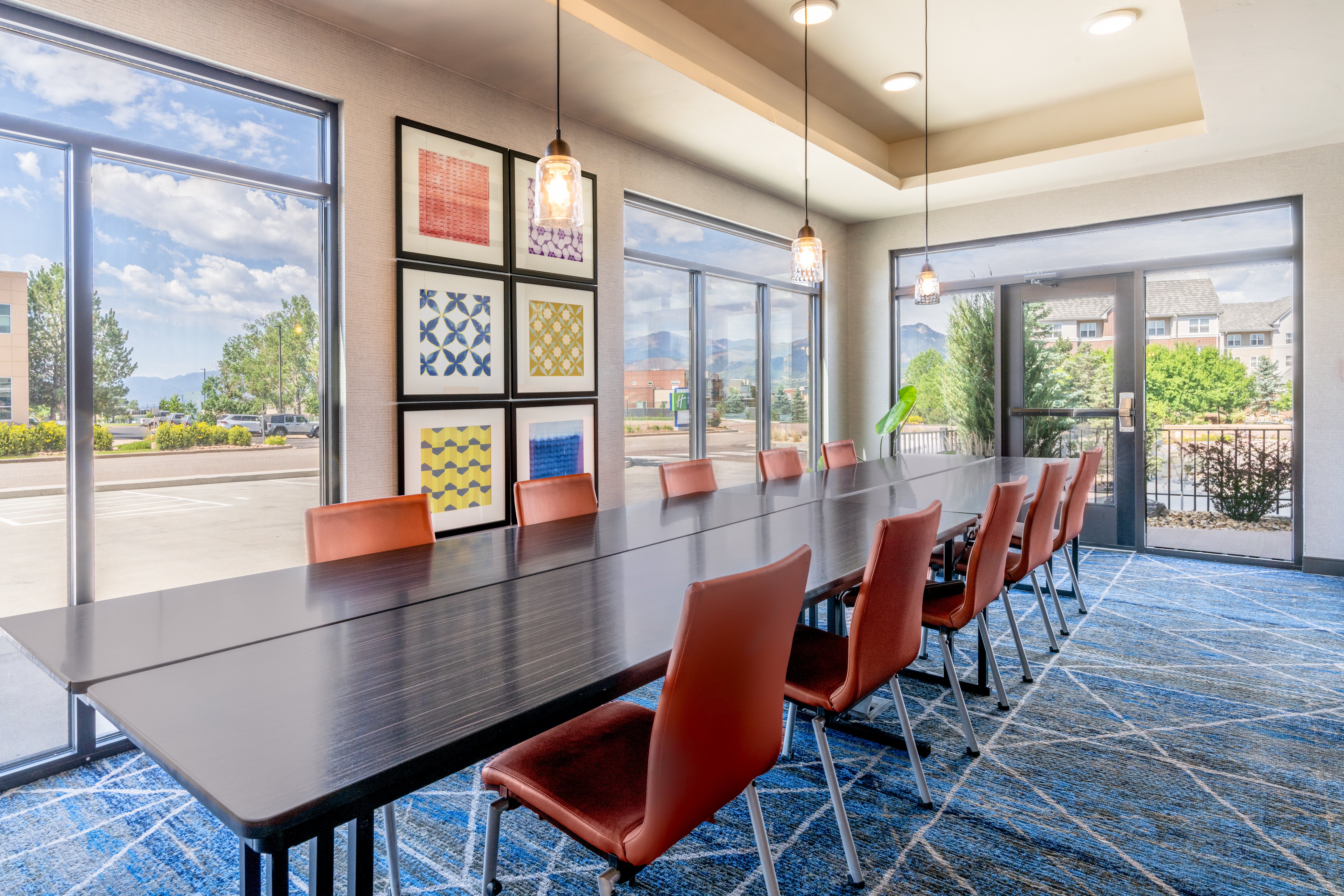 Holiday Inn Express Suites Colorado Springs Afa Northgate 51/56