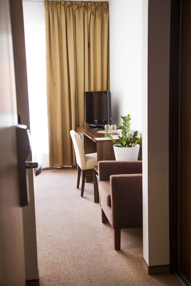 Hotel Eminent 38/45