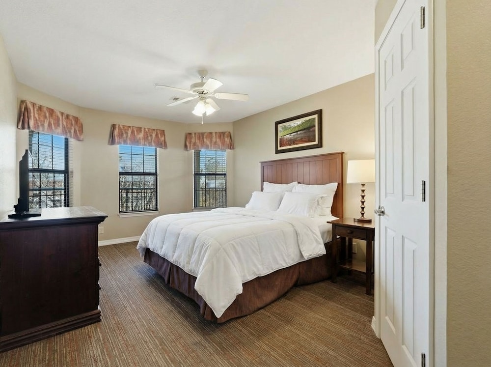 Holiday Inn Club Vacations Apple Mountain Resort 35/69
