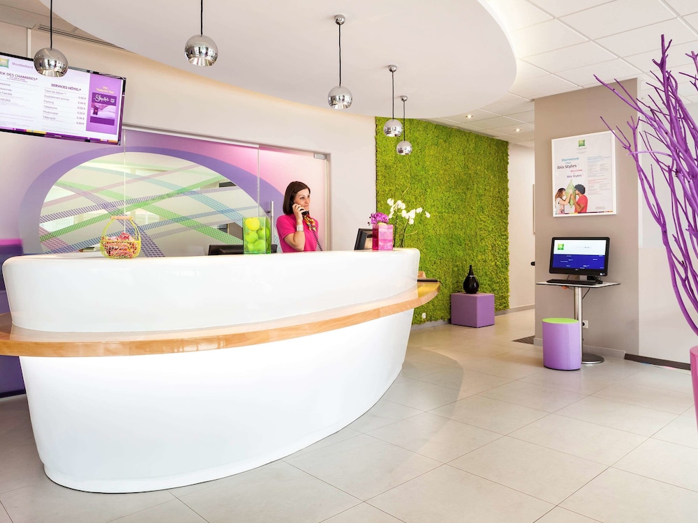 Ibis Styles Montbeliard Centre Velotte 7/68