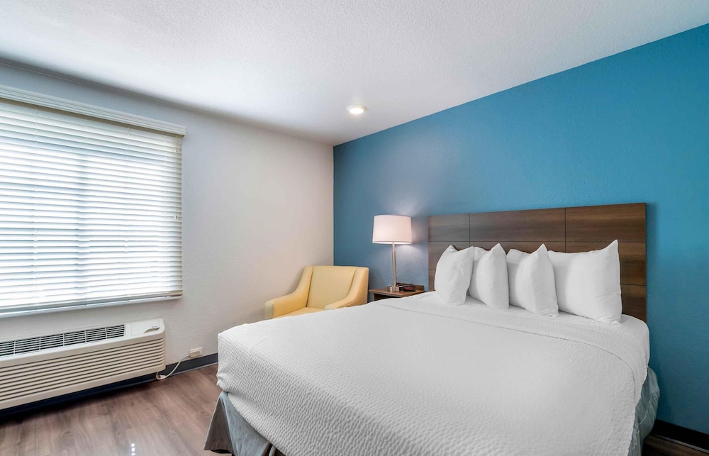 Extended Stay America Suites - Clearwater 15/44