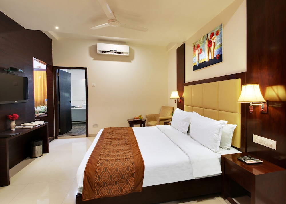 Hotel Sai Jashan 12/50