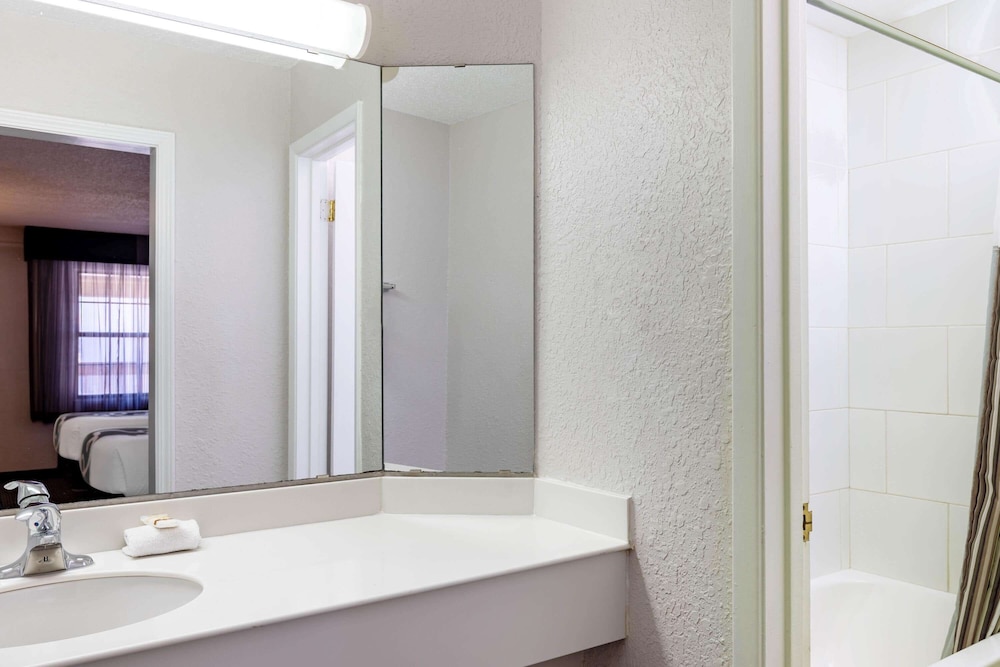 Travelodge by Wyndham El Paso - Airport 23/30