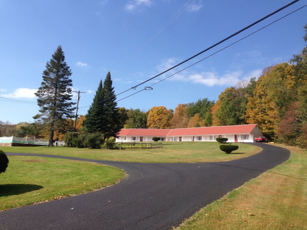 Four Winds Country Motel 26/34