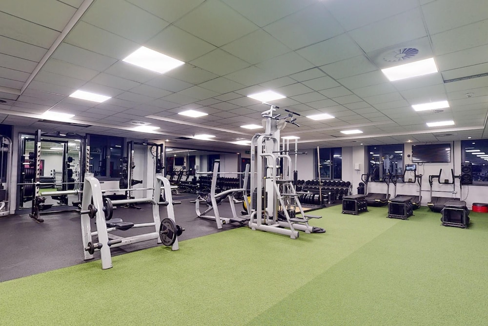 Village Prem Swansea Hotel Leisure Club 33/61