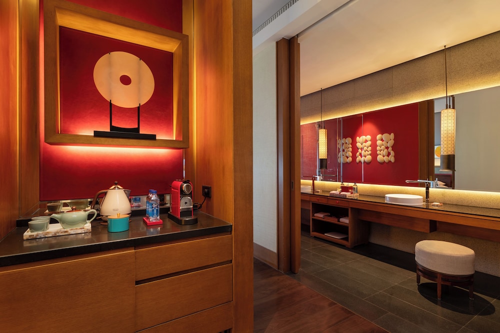 PARK HYATT SANYA SUNNY BAY RESORT 70/71