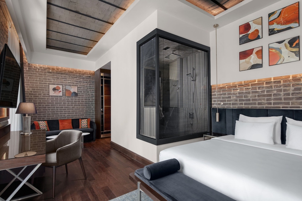 PREMIUM, KING BED