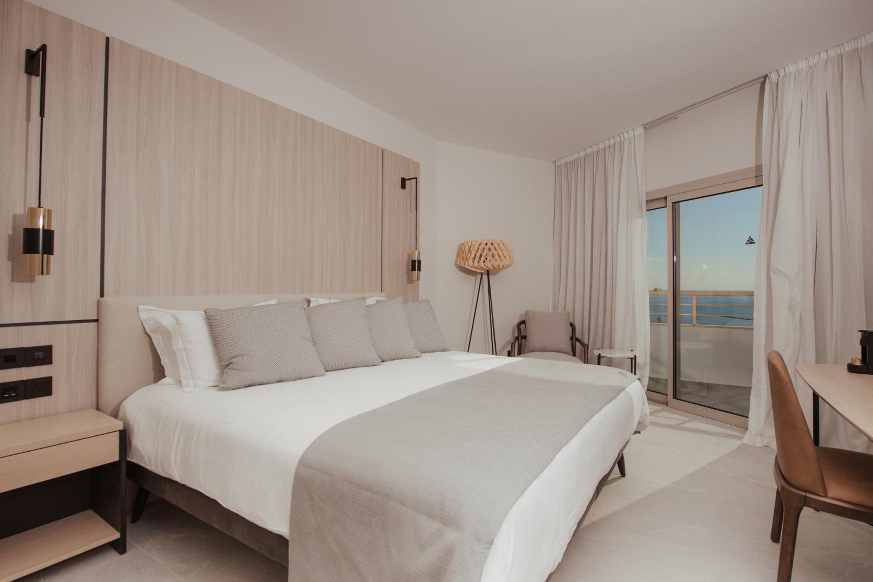 ROOM, DOUBLE OR TWIN BED, SEA VIEW