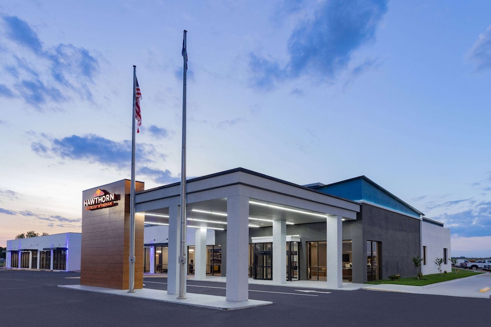 Hawthorn Suites by Wyndham Wichita Airport 2/44