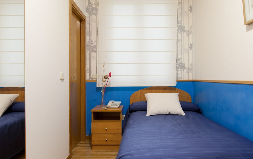 HOSTAL MONTALOYA 25/68