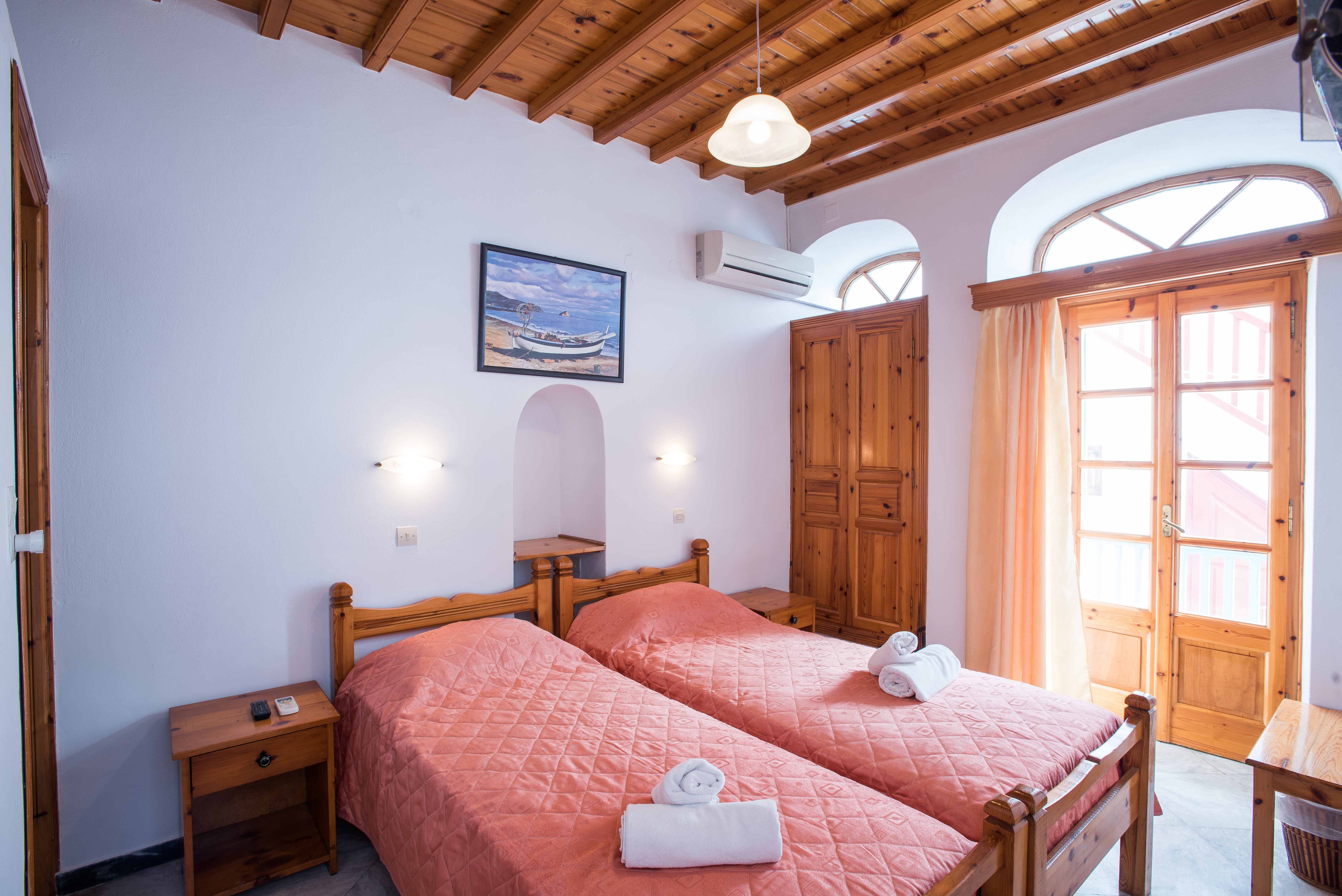 DOUBLE ROOM