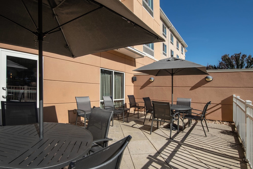 Fairfield Inn Suites Harrisonburg 20/26