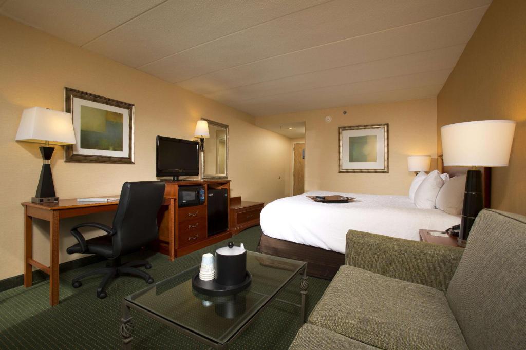 HOSPITALITY, SUITE