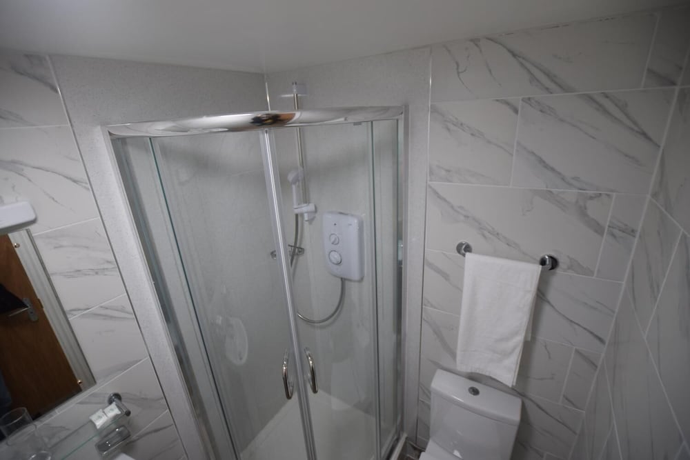 Premierlux Serviced Apartments 60/62