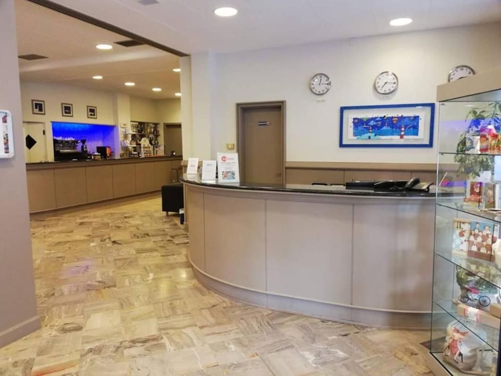 Hotel Touring Falconara Marittima 6/36