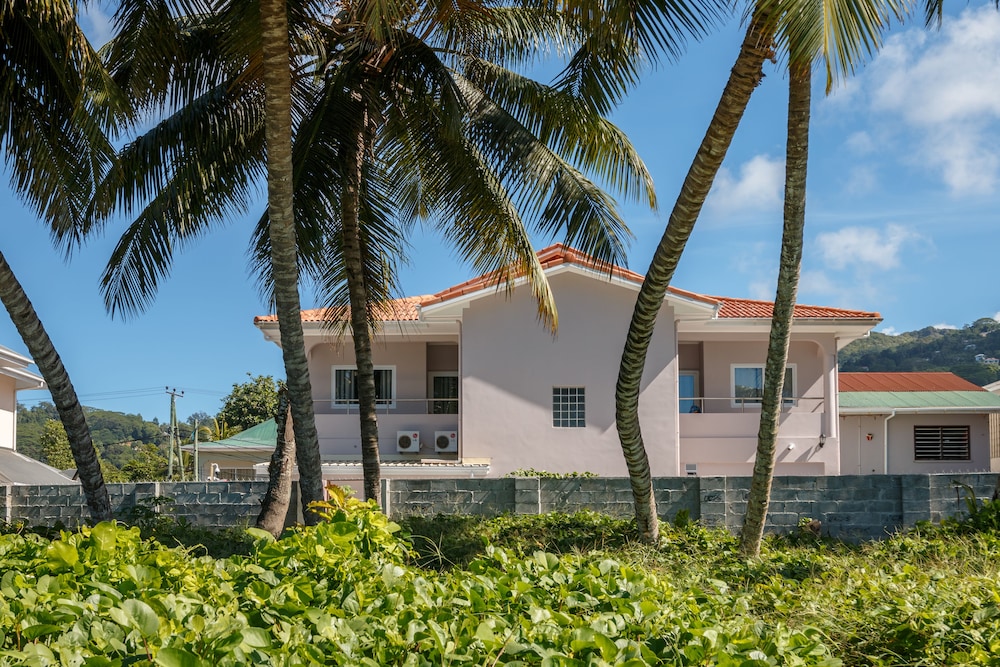 Shanaz Beachside Retreat 27/32