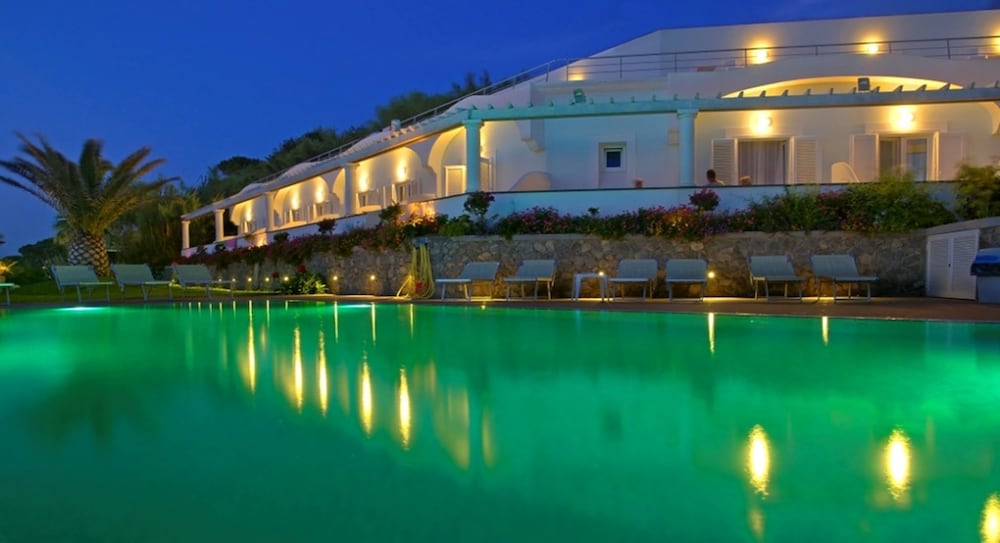 Albatros Hotel 42/50