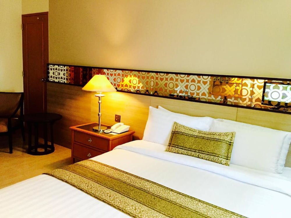 Indra Regent Hotel 21/82