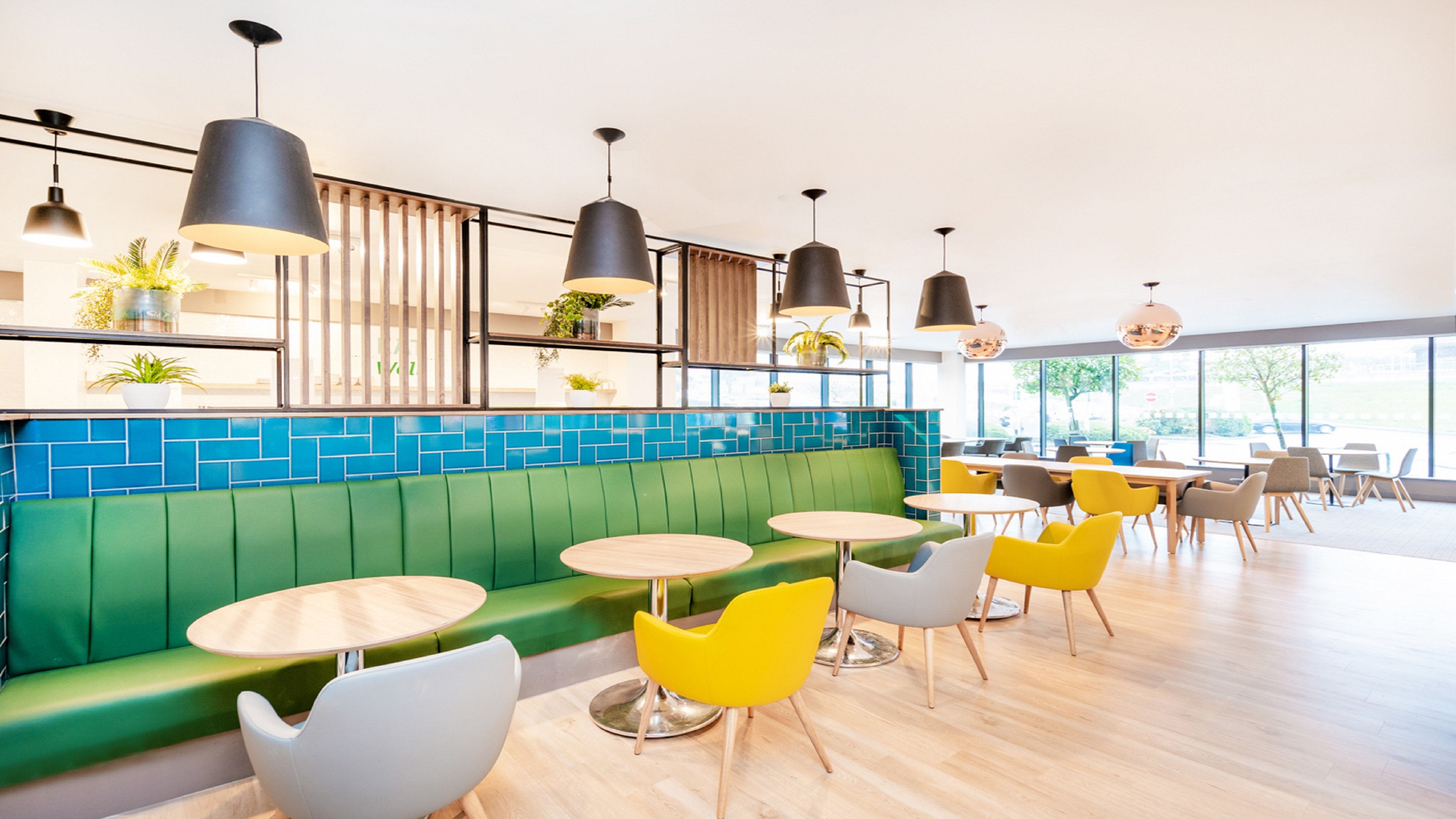 Holiday Inn London Luton Airport 46/64