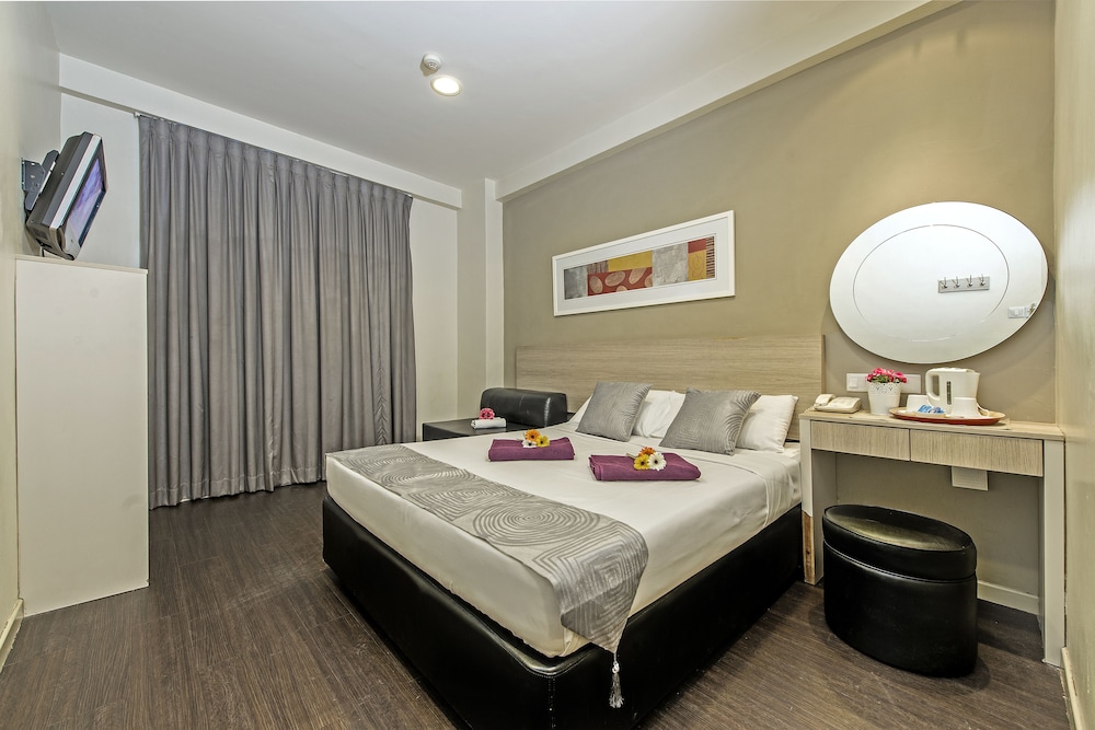 Hotel 81 Lucky 17/22