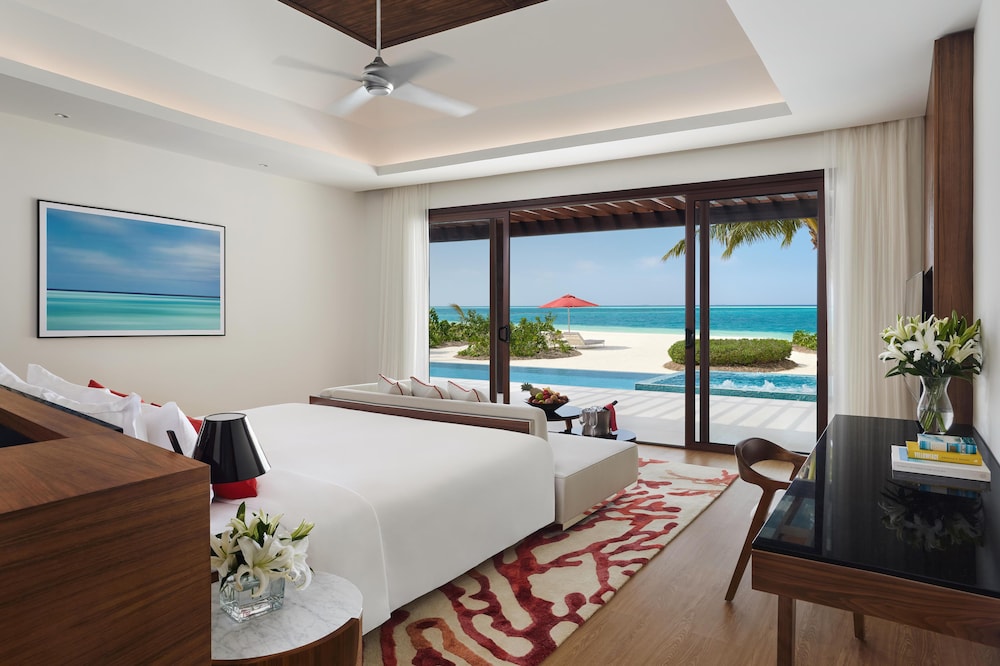 2 Bedrooms, Beach Pool, Pavilion, 1 King and 2 Queen Beds